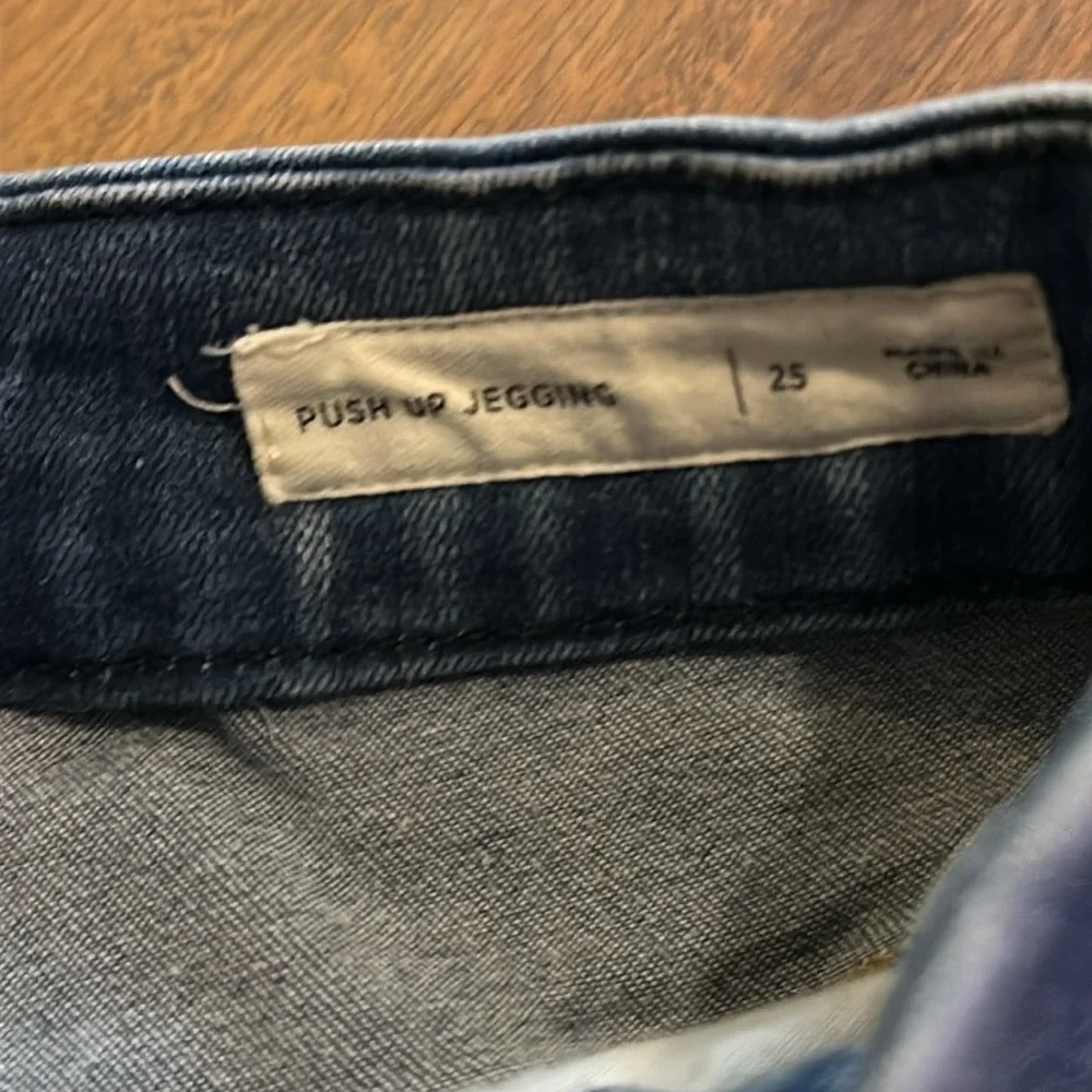 PacSun in Push Up Jeggings size 25- Light Wash, Slightly Distressed